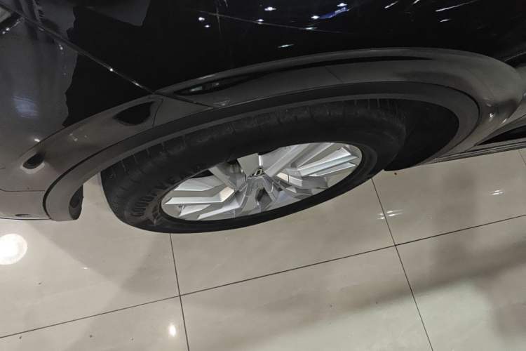 Used Volkswagen Touareg 2020 2.0 TSI RuiShang Edition China VI Standard Left Front Wheel Hub