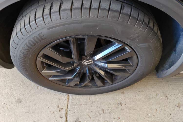Used Volkswagen Touareg 2020 2.0 TSI RuiShang Edition China VI Standard Left Front Wheel Hub