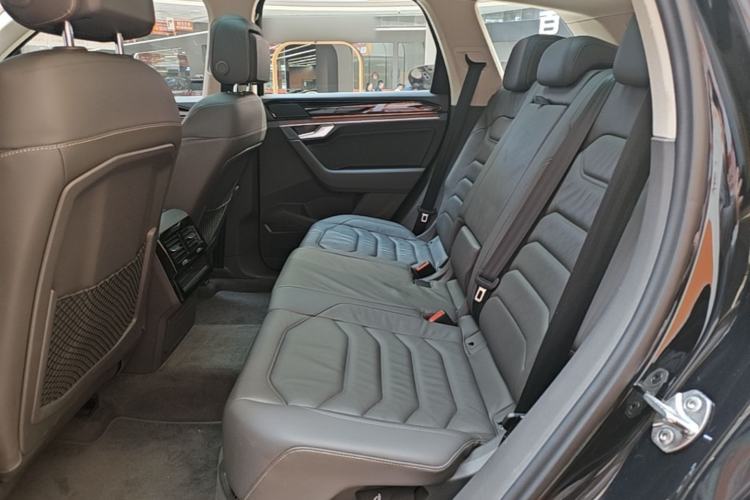 Used Volkswagen Touareg 2020 3.0 TSI Luxury Edition China VI Left Rear Seat