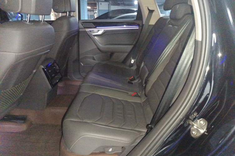 Used Volkswagen Touareg 2020 2.0 TSI RuiShang Edition China VI Standard Left Rear Seat