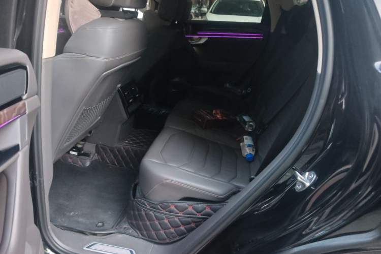 Used Volkswagen Touareg 2020 3.0 TSI Luxury Edition China VI Left Rear Seat