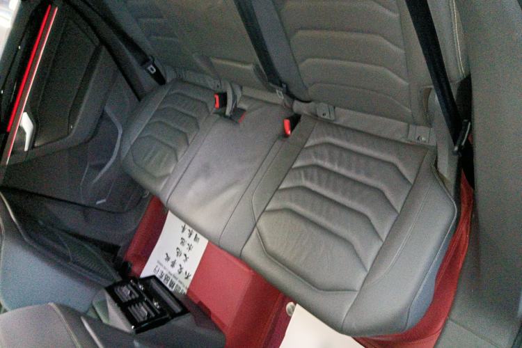 Used Volkswagen Touareg 2020 3.0 TSI Luxury Edition China VI Left Rear Seat