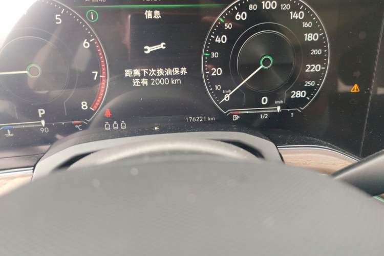 Used Volkswagen Touareg 2020 2.0 TSI RuiShang Edition China VI Standard Odometer Close Up