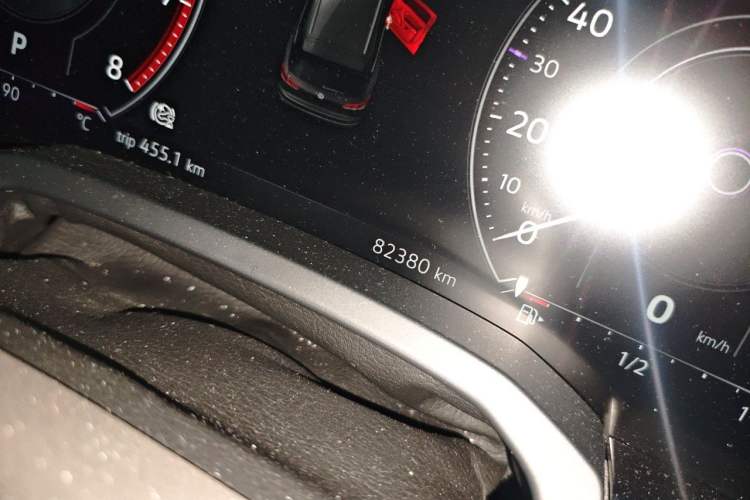 Used Volkswagen Touareg 2020 2.0 TSI RuiShang Edition China VI Standard Odometer Close Up