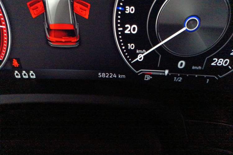 Used Volkswagen Touareg 2020 2.0 TSI RuiShang Edition China VI Standard Odometer Close Up