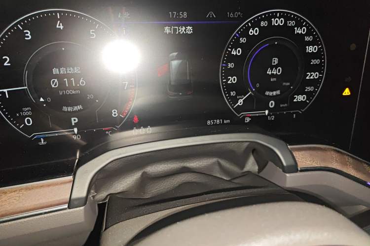 Used Volkswagen Touareg 2020 2.0 TSI RuiShang Edition China VI Standard Odometer Close Up