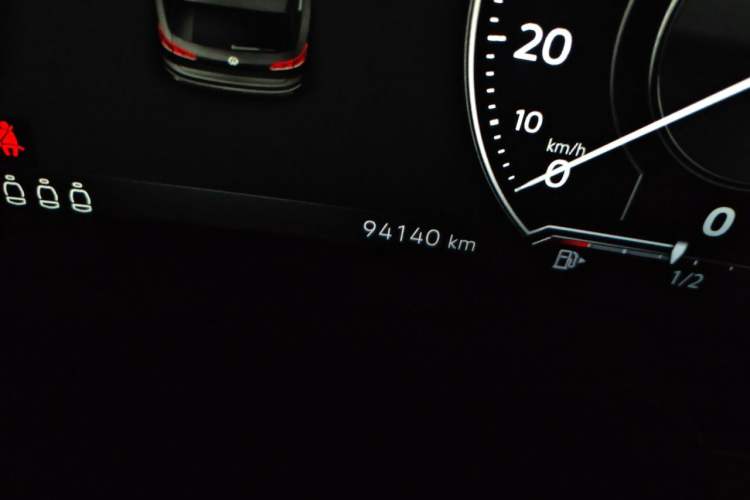 Used Volkswagen Touareg 2020 2.0 TSI RuiShang Edition China VI Standard Odometer Close Up
