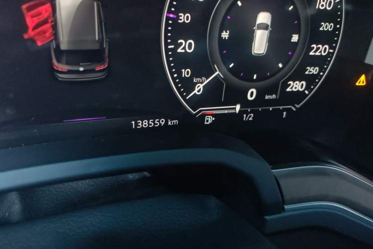 Used Volkswagen Touareg 2020 3.0 TSI Luxury Edition China VI Odometer Close Up