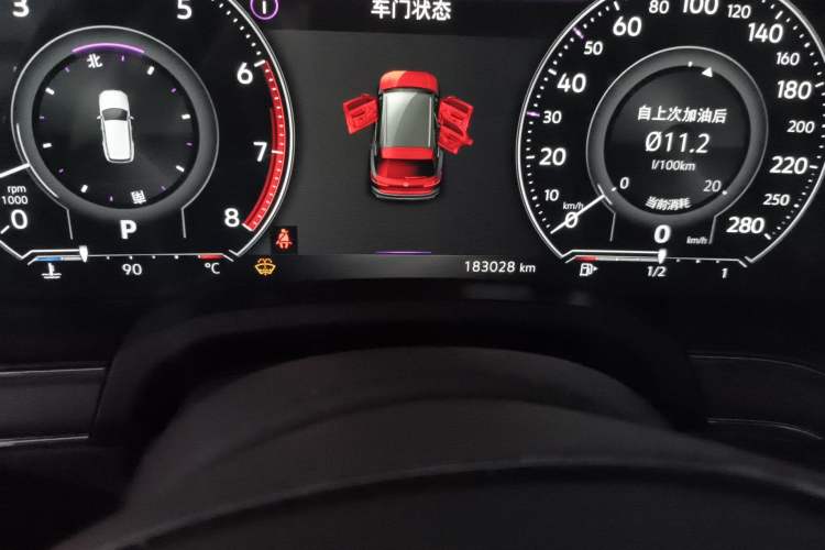 Used Volkswagen Touareg 2020 3.0 TSI Luxury Edition China VI Odometer Close Up