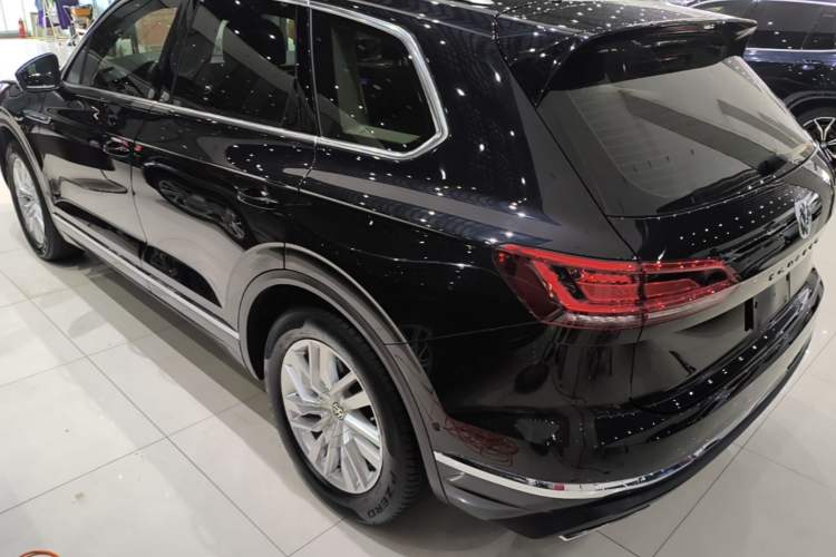 Used Volkswagen Touareg 2020 2.0 TSI RuiShang Edition China VI Standard Rear Left 45 Deg