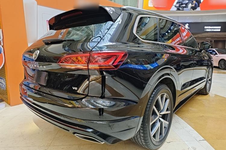 Used Volkswagen Touareg 2020 3.0 TSI Luxury Edition China VI Rear Right 45 Deg