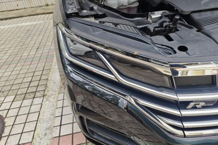 Used Volkswagen Touareg 2020 3.0 TSI Luxury Edition China VI Right Front Headlight