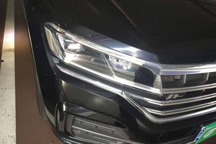 Used Volkswagen Touareg 2020 2.0 TSI RuiShang Edition China VI Standard Right Front Headlight