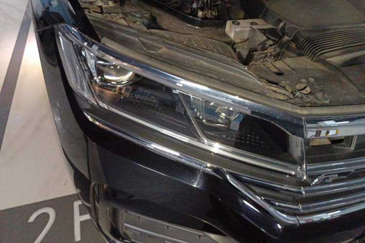 Used Volkswagen Touareg 2020 2.0 TSI RuiShang Edition China VI Standard Right Front Headlight