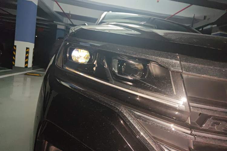 Used Volkswagen Touareg 2020 2.0 TSI RuiShang Edition China VI Standard Right Front Headlight