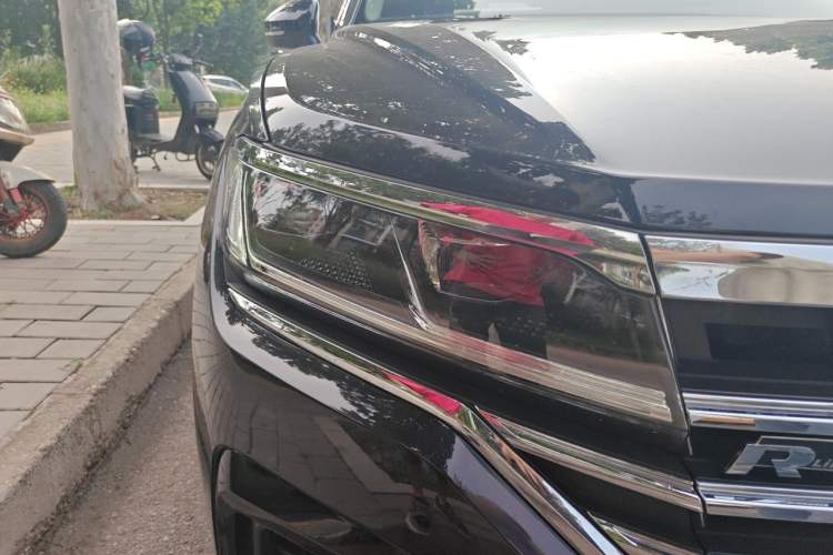 Used Volkswagen Touareg 2020 2.0 TSI RuiShang Edition China VI Standard Right Front Headlight