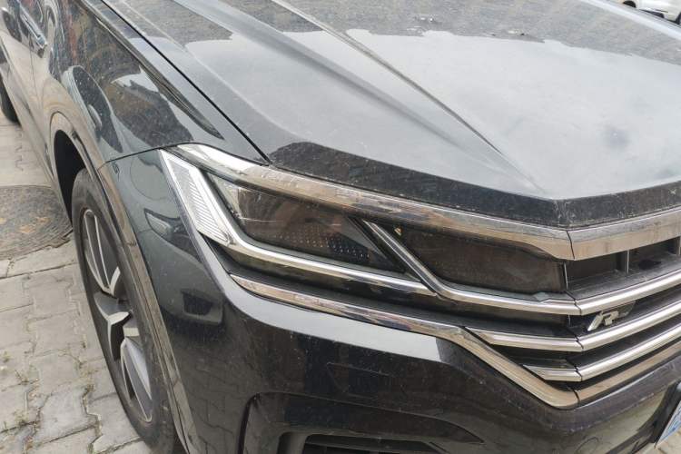 Used Volkswagen Touareg 2020 3.0 TSI Luxury Edition China VI Right Front Headlight