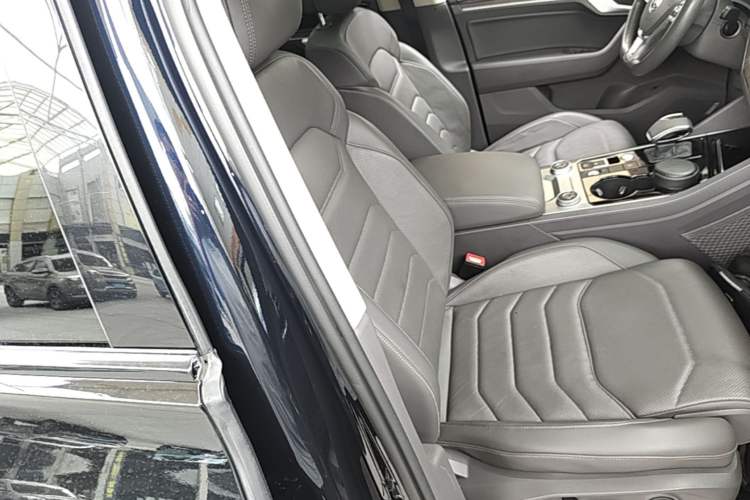 Used Volkswagen Touareg 2020 2.0 TSI RuiShang Edition China VI Standard Right Front Seat
