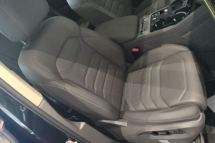 Used Volkswagen Touareg 2020 2.0 TSI RuiShang Edition China VI Standard Right Front Seat