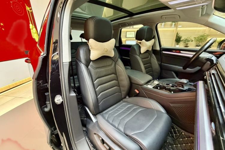 Used Volkswagen Touareg 2020 3.0 TSI Luxury Edition China VI Right Front Seat