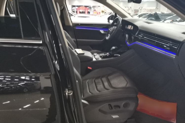 Used Volkswagen Touareg 2020 3.0 TSI Luxury Edition China VI Right Front Seat