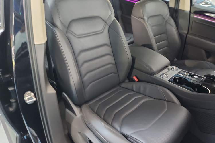 Used Volkswagen Touareg 2020 3.0 TSI Luxury Edition China VI Right Front Seat
