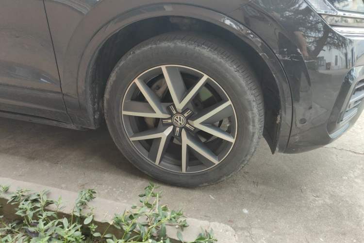 Used Volkswagen Touareg 2020 3.0 TSI Luxury Edition China VI Right Front Wheel Hub