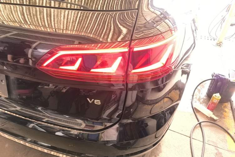 Used Volkswagen Touareg 2020 3.0 TSI Luxury Edition China VI Right Rear Taillight