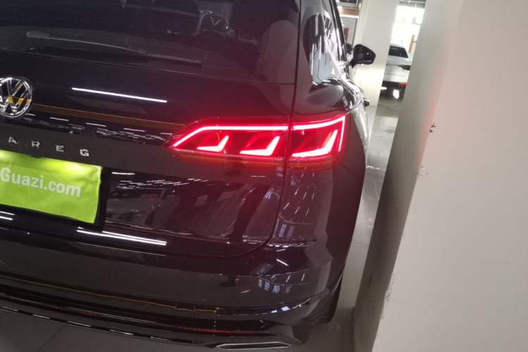 Used Volkswagen Touareg 2020 3.0 TSI Luxury Edition China VI Right Rear Taillight