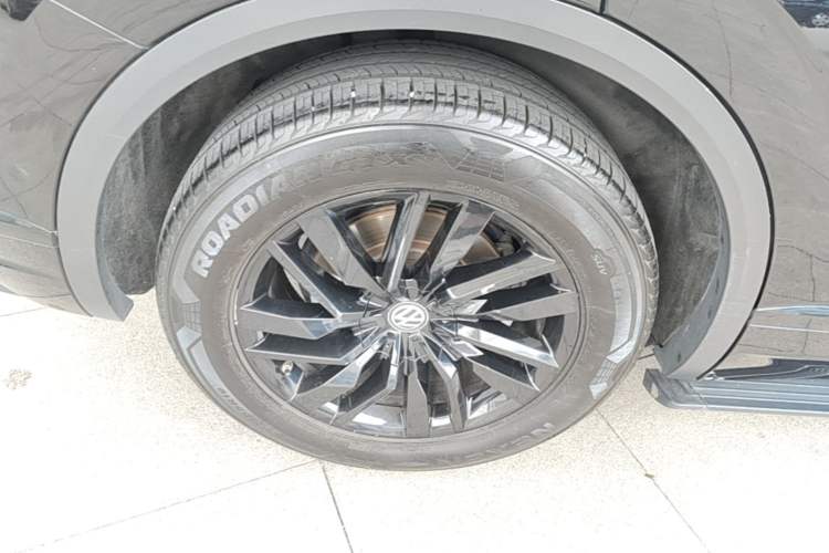 Used Volkswagen Touareg 2020 2.0 TSI RuiShang Edition China VI Standard Right Rear Wheel Hub