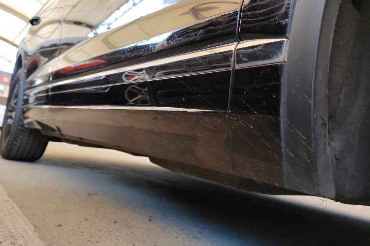Used Volkswagen Touareg 2020 2.0 TSI RuiShang Edition China VI Standard Right Side Sill
