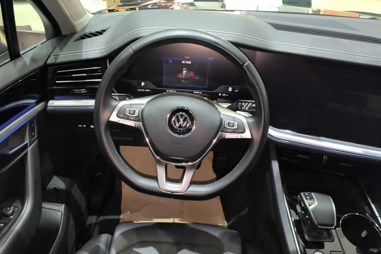 Used Volkswagen Touareg 2020 2.0 TSI RuiShang Edition China VI Standard Steering Wheel
