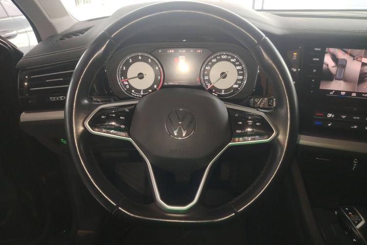 Used Volkswagen Touareg 2020 2.0 TSI RuiShang Edition China VI Standard Steering Wheel