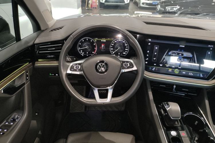 Used Volkswagen Touareg 2020 2.0 TSI RuiShang Edition China VI Standard Steering Wheel