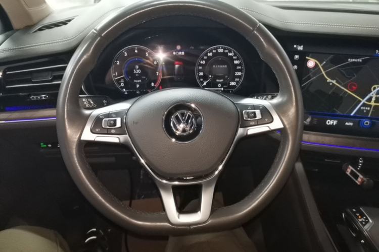 Used Volkswagen Touareg 2020 3.0 TSI Luxury Edition China VI Steering Wheel