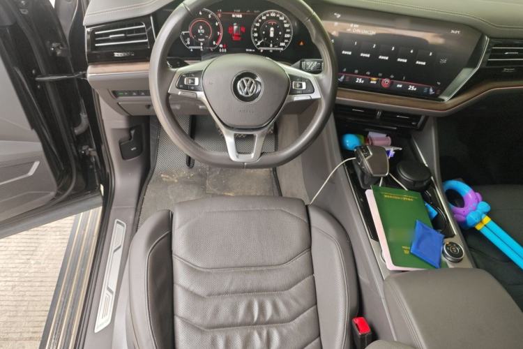 Used Volkswagen Touareg 2020 2.0 TSI RuiShang Edition China VI Standard Steering Wheel
