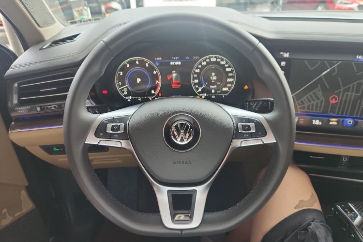 Used Volkswagen Touareg 2020 3.0 TSI Luxury Edition China VI Steering Wheel