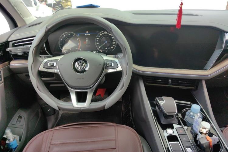 Used Volkswagen Touareg 2020 3.0 TSI Luxury Edition China VI Steering Wheel