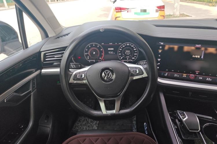 Used Volkswagen Touareg 2020 2.0 TSI RuiShang Edition China VI Standard Steering Wheel
