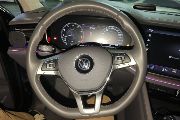Used Volkswagen Touareg 2020 3.0 TSI Luxury Edition China VI Steering Wheel
