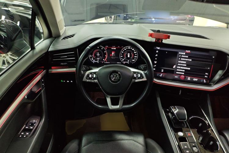 Used Volkswagen Touareg 2020 2.0 TSI RuiShang Edition China VI Standard Steering Wheel