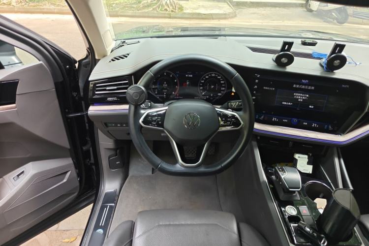 Used Volkswagen Touareg 2020 2.0 TSI RuiShang Edition China VI Standard Steering Wheel