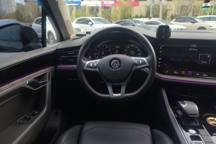 Used Volkswagen Touareg 2020 2.0 TSI RuiShang Edition China VI Standard Steering Wheel