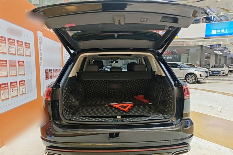 Used Volkswagen Touareg 2020 3.0 TSI Luxury Edition China VI Trunk