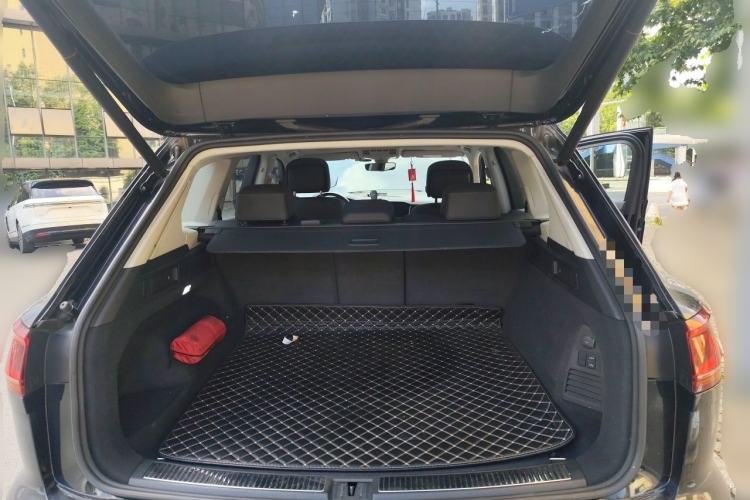 Used Volkswagen Touareg 2020 3.0 TSI Luxury Edition China VI Trunk