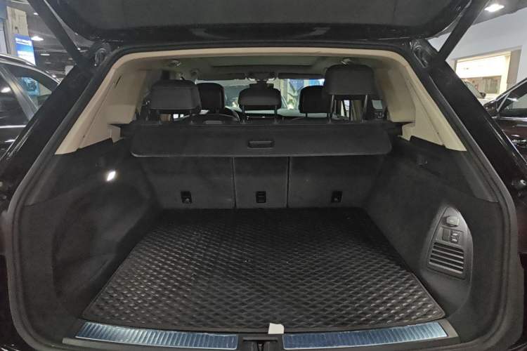 Used Volkswagen Touareg 2020 2.0 TSI RuiShang Edition China VI Standard Trunk
