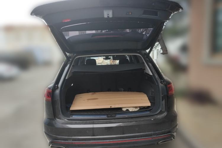 Used Volkswagen Touareg 2020 3.0 TSI Luxury Edition China VI Trunk