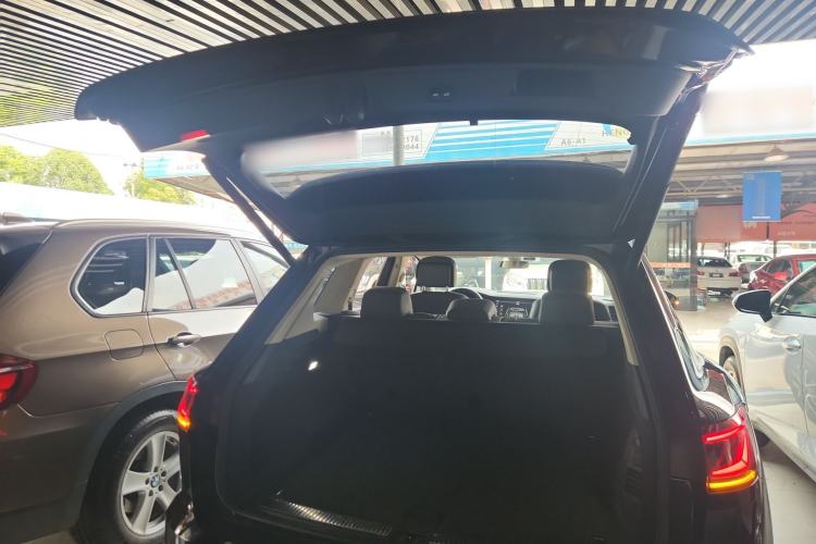 Used Volkswagen Touareg 2020 3.0 TSI Luxury Edition China VI Trunk