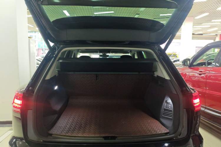 Used Volkswagen Touareg 2020 2.0 TSI RuiShang Edition China VI Standard Trunk