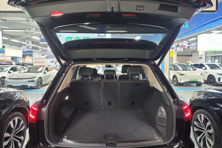 Used Volkswagen Touareg 2020 3.0 TSI Luxury Edition China VI Trunk